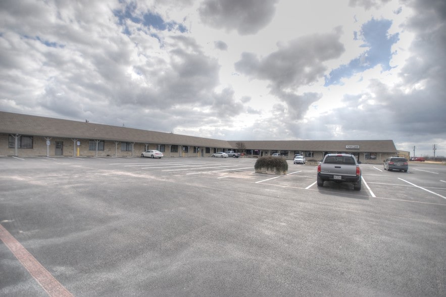 More Photos Of 305 Limestone Ter, Jarrell Unknown For Lease