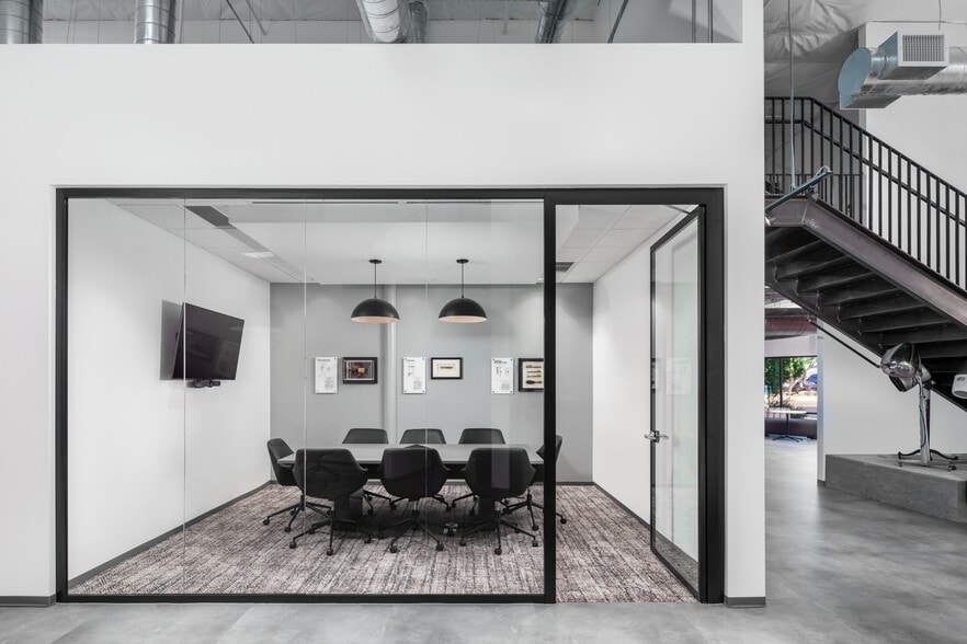 More Photos Of 7755 E Gray Rd, Scottsdale Warehouse For Sale