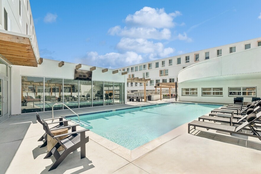 More Photos Of 300 S Santa Fe Ave, Los Angeles Apartments For Lease