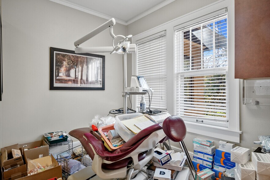 More Photos Of 614 S Main St, Blacksburg Medical For Sale