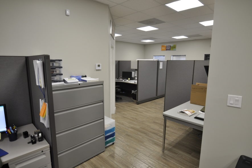 More Photos Of 842 NW 7th Ter, Fort Lauderdale Warehouse For Sale