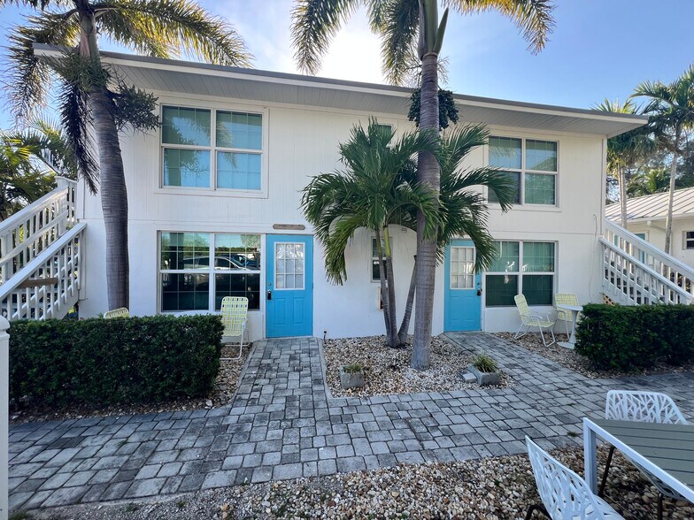 More Photos Of 2502 Tamarind Dr, Hutchinson Island Hotel For Sale