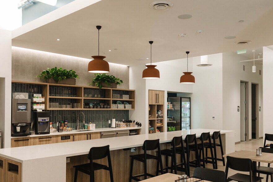 More Photos Of 2742-2752 State St, Carlsbad Storefront Retail Office For Lease