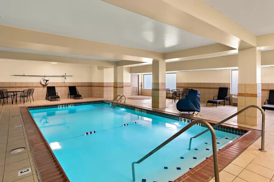 More Photos Of 2855 Austin Peay Hwy, Memphis Hotel For Sale