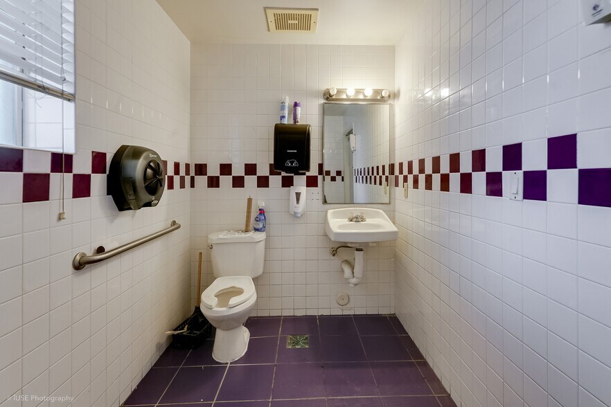 More Photos Of 13242 NW 7th Ave, Miami Office Residential For Sale