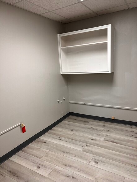 More Photos Of 1401 Applewood Dr, Dalton Medical For Lease