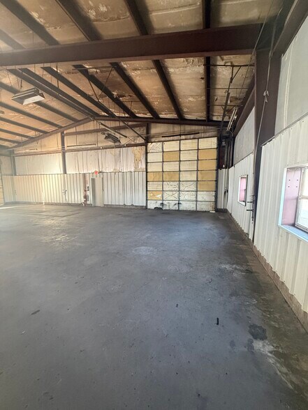 More Photos Of 3861 US-54, Linn Creek Industrial For Lease