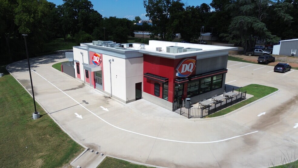 More Photos Of 901 E Main St, Tishomingo Fast Food For Lease