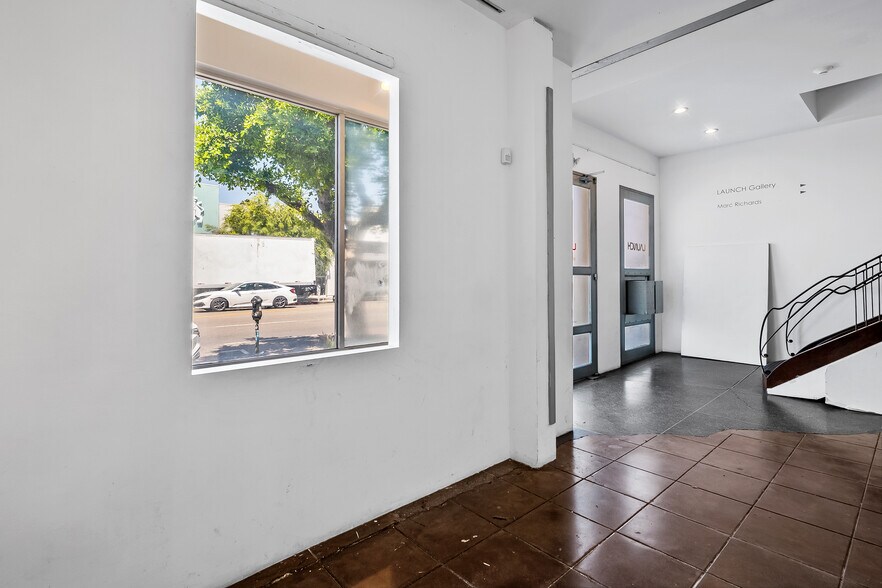 More Photos Of 170 S La Brea Ave, Los Angeles Storefront Retail Office For Lease