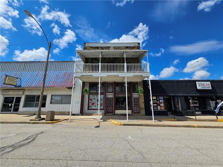 Primary Photo Of 112 Cumberland St, Greenup Specialty For Sale