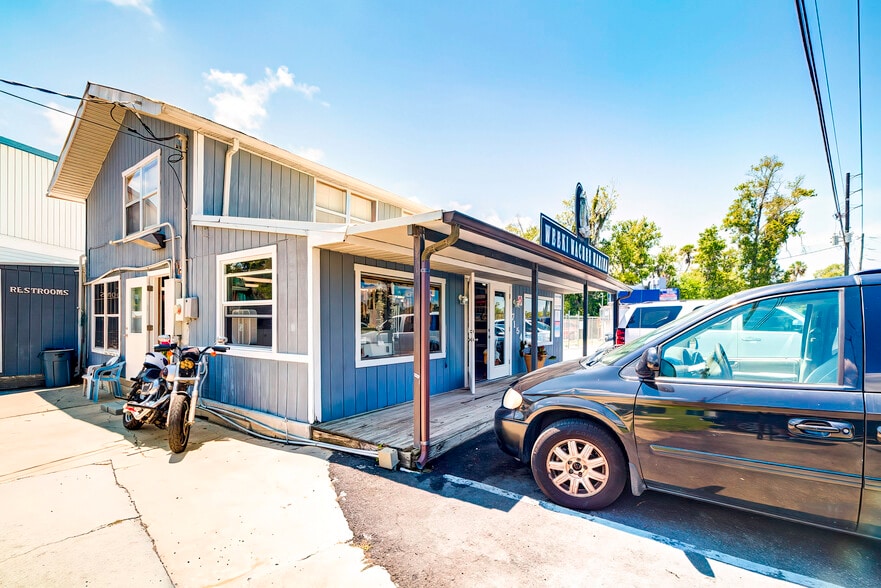 More Photos Of 7154 Shoal Line Blvd, Spring Hill Marina For Sale