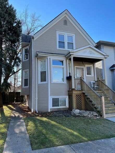 Primary Photo Of 4945 W Berenice Ave, Chicago Apartments For Sale