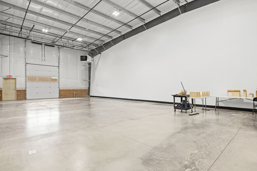 More Photos Of 2844 Westway Drive, Brunswick Warehouse For Lease