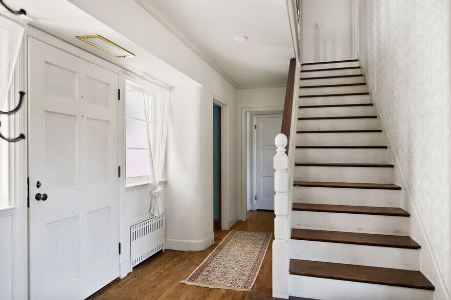 More Photos Of 3026 Marine Dr, Bremerton Specialty For Sale