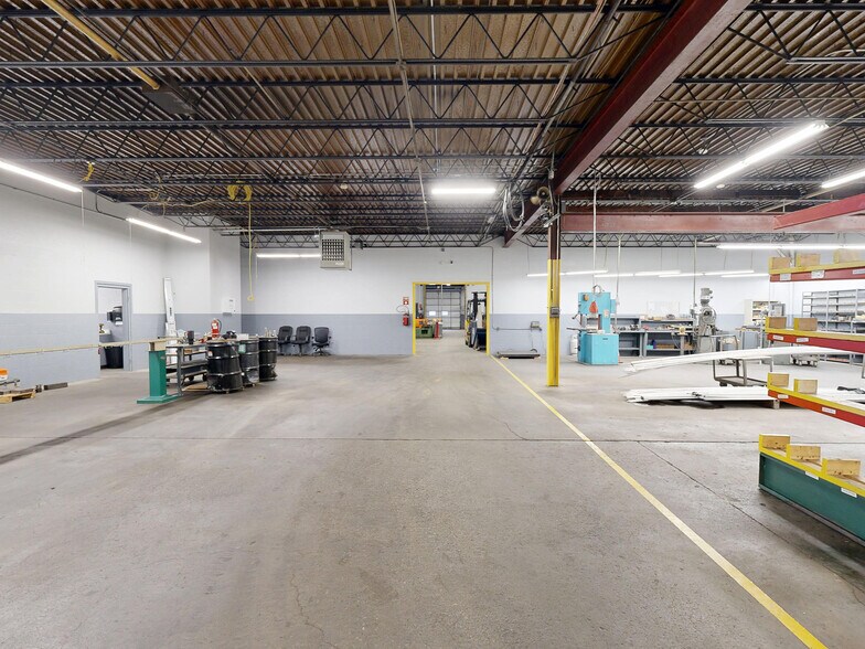 More Photos Of 2505 Avonia Rd, Fairview Warehouse For Lease