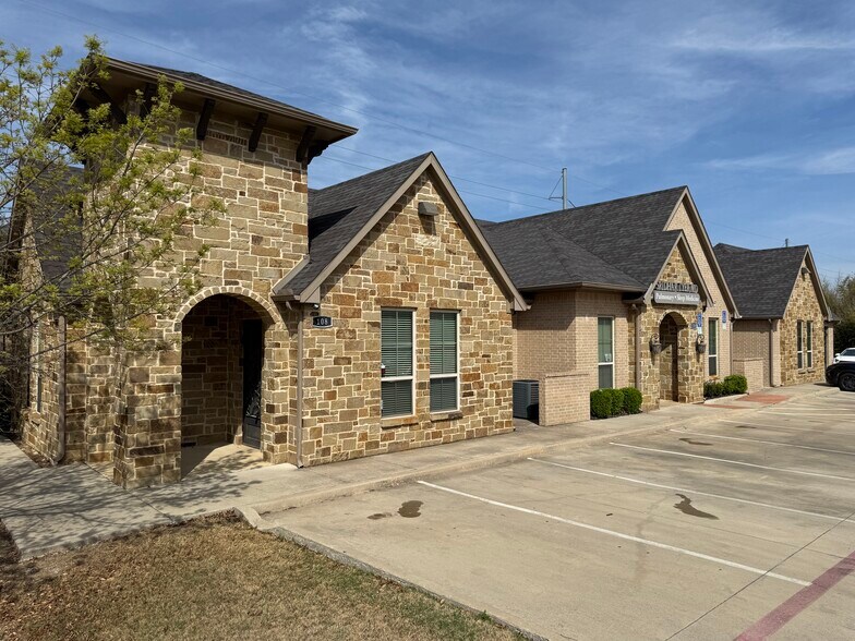 Primary Photo Of 802 N Bonnie Brae St, Denton Medical For Lease