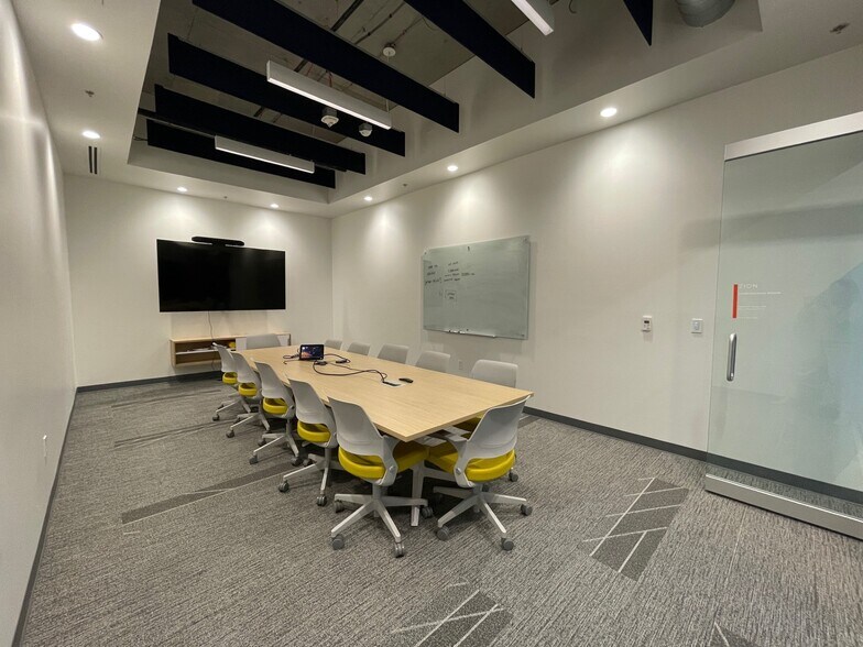 More Photos Of 3300 N Triumph Blvd, Lehi Office For Lease