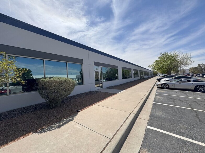 More Photos Of 32 Celerity Wagon St, El Paso Warehouse For Lease