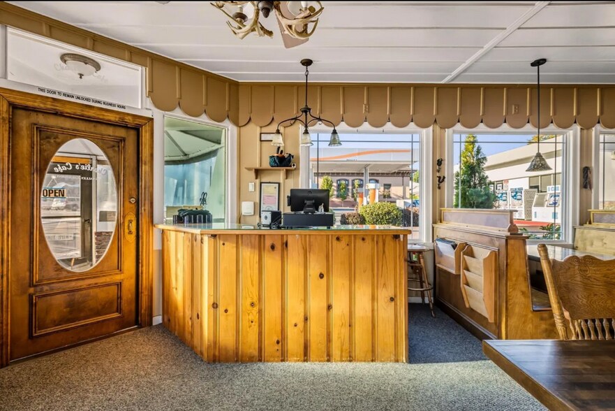 More Photos Of 145 S Auburn St, Grass Valley Restaurant For Sale
