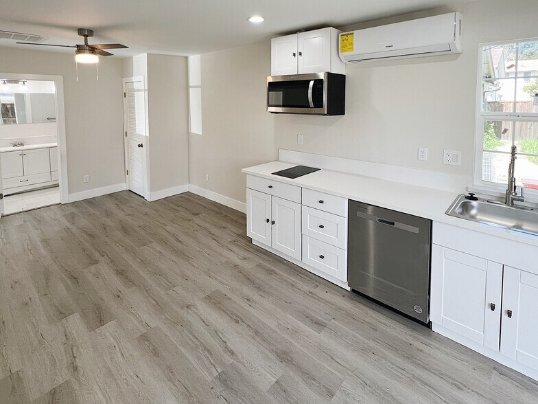 More Photos Of 301 Rivergate Way, Sacramento Multifamily For Sale