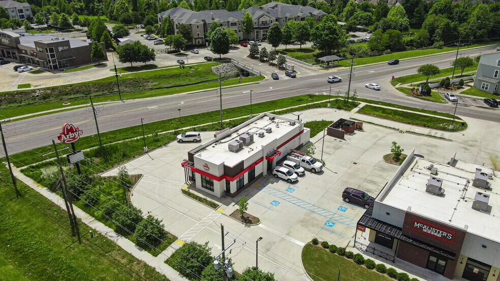 More Photos Of 5947 Creek Centre Dr, Baton Rouge General Retail For Lease