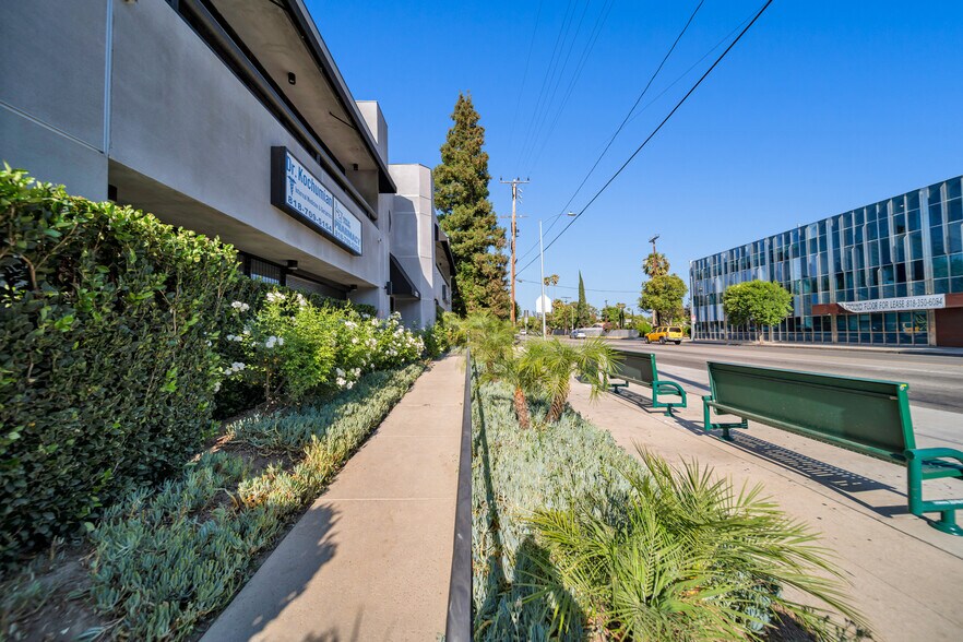 More Photos Of 18251 Roscoe Blvd, Northridge Medical For Lease