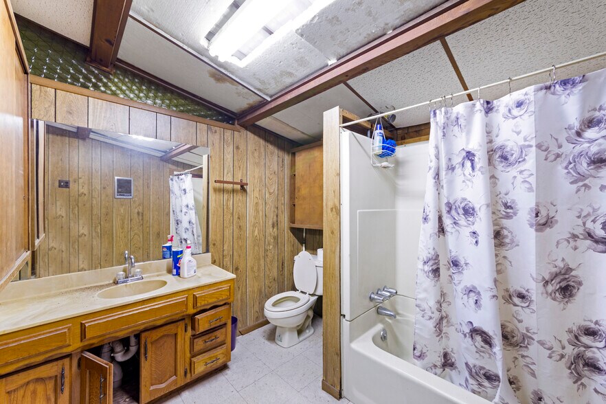 More Photos Of 4713 E Tidwell Rd, Houston Warehouse For Sale