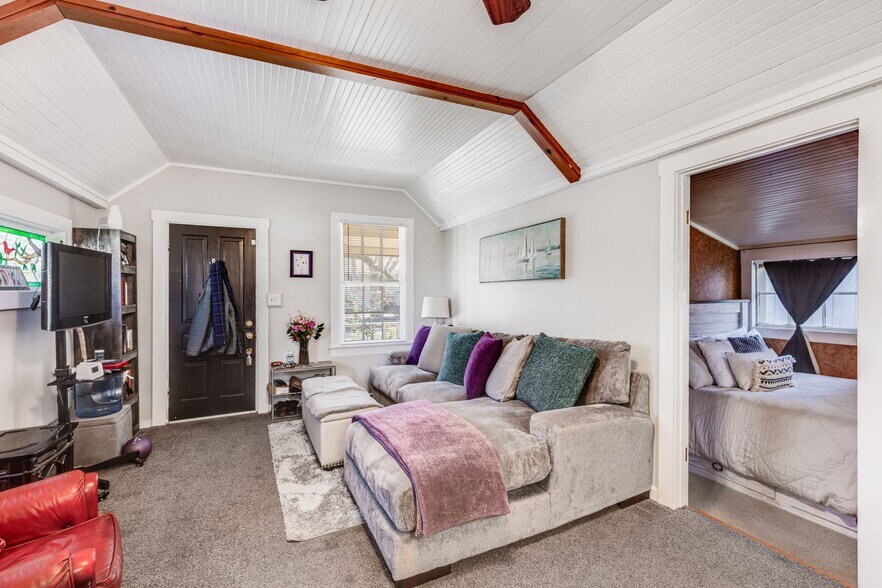 More Photos Of 1139 Lincoln Ave, Calistoga Hospitality For Sale