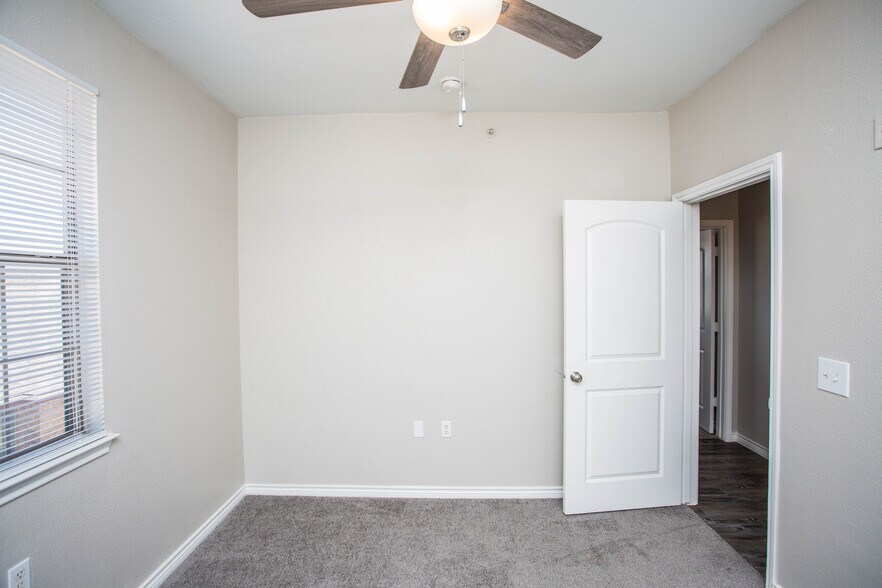 More Photos Of 2627 Oak Dr, Lubbock Apartments For Sale