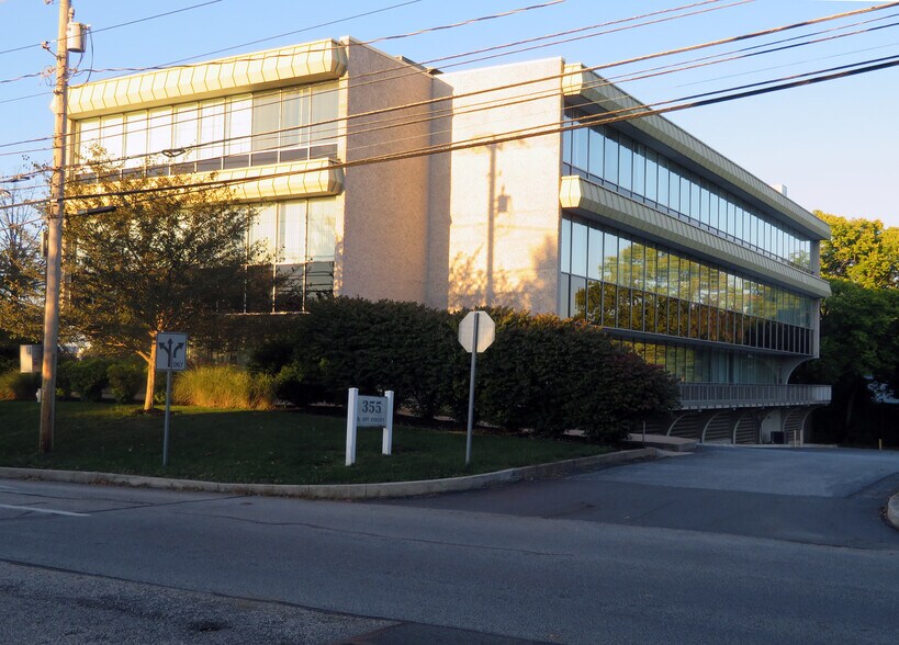 More Photos Of 355 N 21st St, Camp Hill Medical For Lease