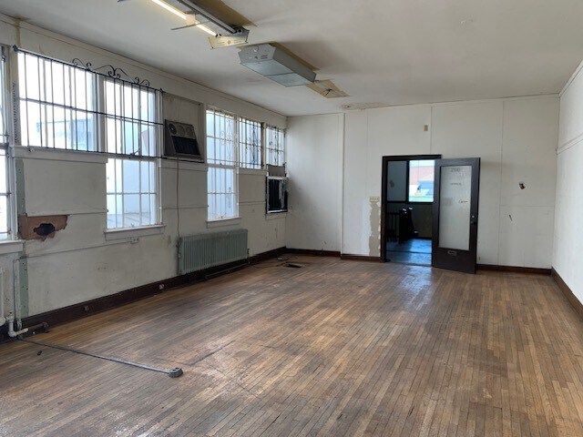 More Photos Of 47 N Grant St, Stockton Storefront Retail Residential For Sale