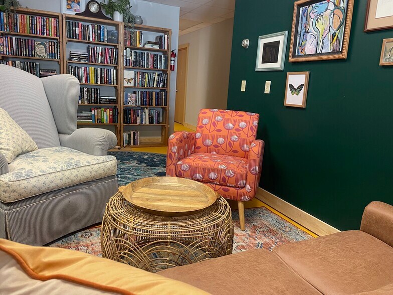 More Photos Of 25 N Main St, Lisbon Office Residential For Lease