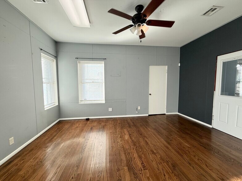 More Photos Of 2201 N Classen Blvd, Oklahoma City Office For Lease