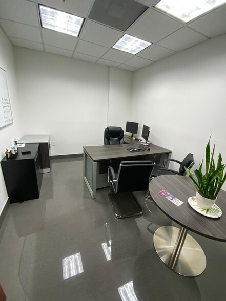 More Photos Of 10508 N Kendall Dr, Miami General Retail For Lease