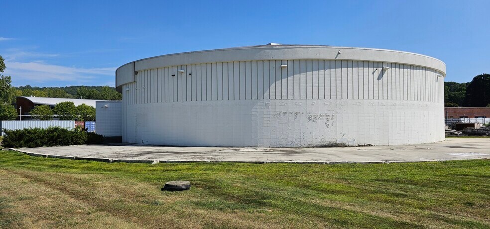More Photos Of 45B Miry Brook Rd, Danbury Manufacturing For Sale