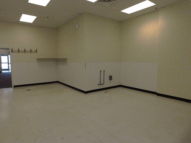 More Photos Of 212-240 N Randall Rd, South Elgin Storefront Retail Office For Lease