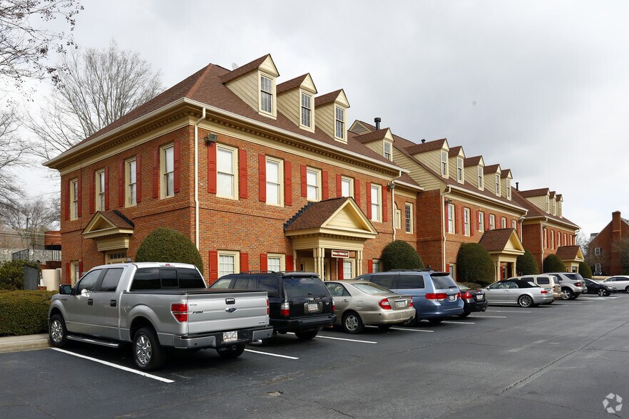 More Photos Of 3867 Holcomb Bridge Rd, Peachtree Corners Office For Lease