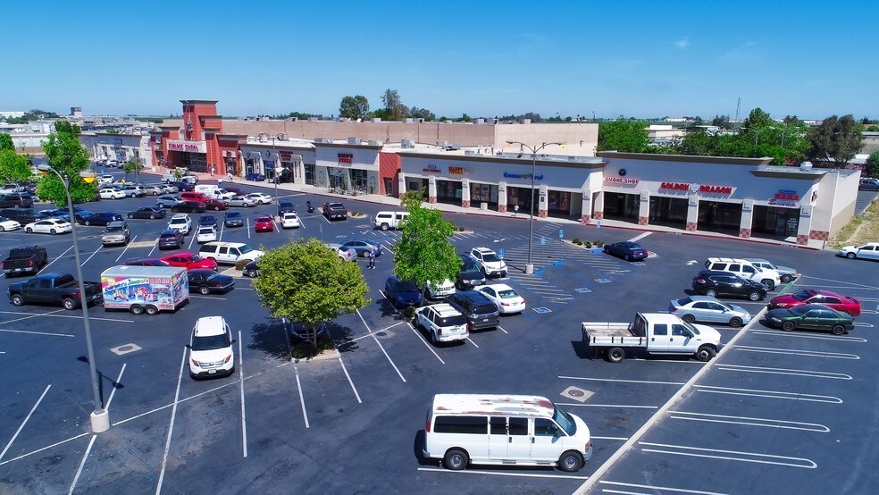 More Photos Of 2301-2363 W Main St, Turlock General Retail For Lease