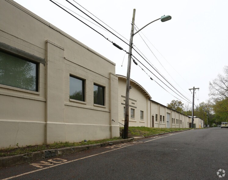 More Photos Of 10 Lippincott Ln, Mount Holly Unknown For Lease