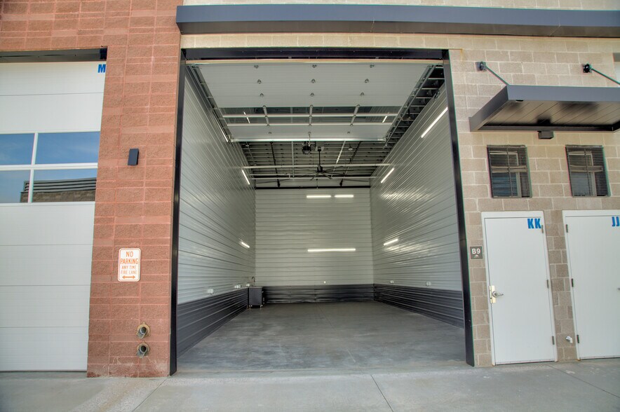 More Photos Of 4390 Regent St, Castle Rock Warehouse For Sale