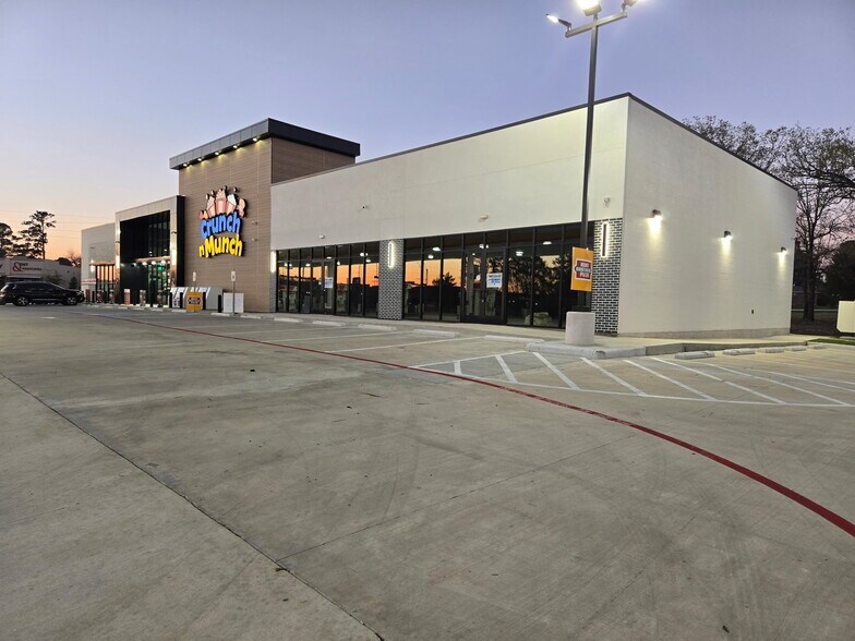 Primary Photo Of 18184 TX-105, Montgomery General Retail For Lease