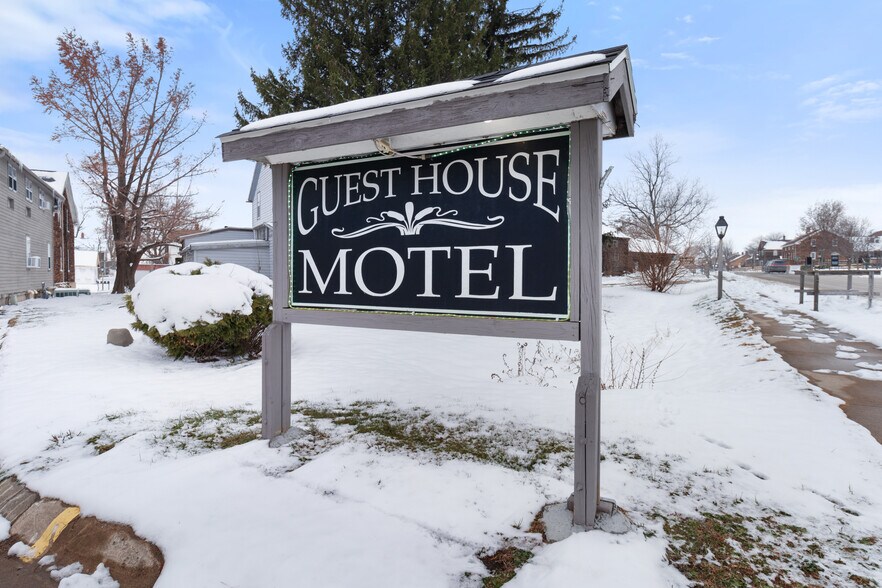 More Photos Of 4712 220th Trl, Amana Hotel For Sale