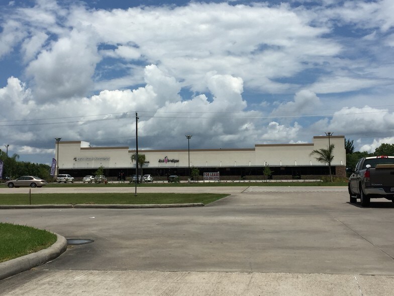 More Photos Of 4111 FM 1764 Rd, Santa Fe Storefront For Lease