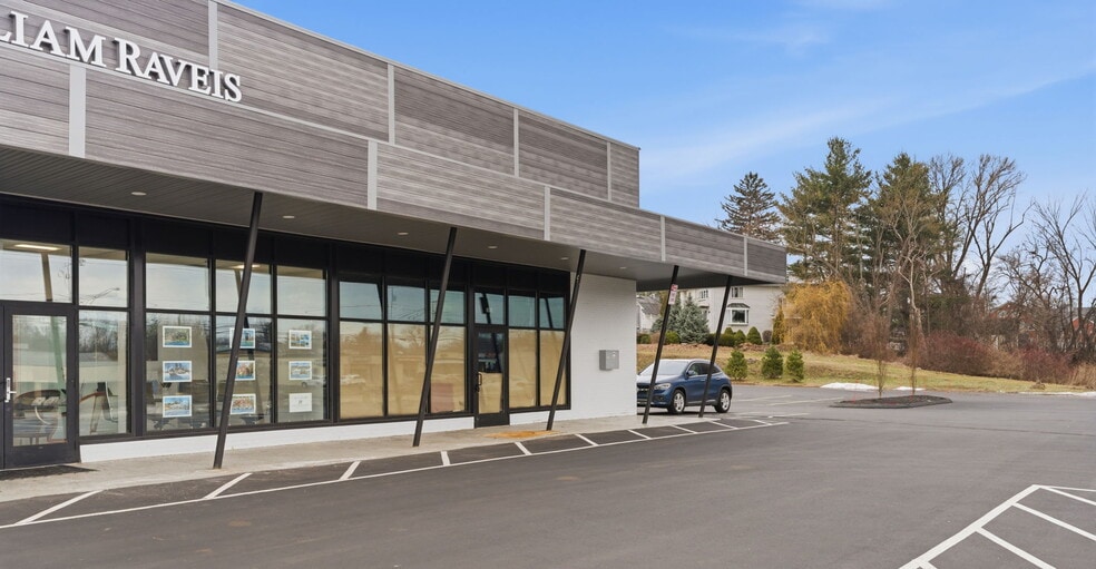 More Photos Of 657 Silas Deane Hwy, Wethersfield Freestanding For Lease