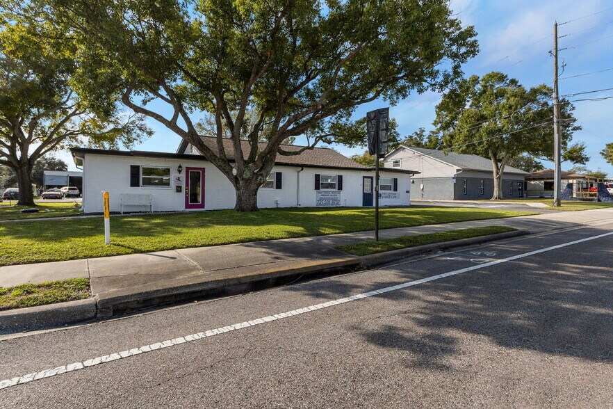 More Photos Of 2645 Sunset Point Rd, Clearwater Freestanding For Lease