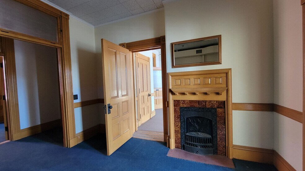 More Photos Of 74 Hammond St, Bangor Medical For Sale