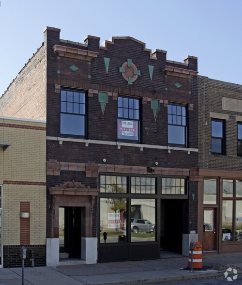 More Photos Of 5874 Delmar Blvd, Saint Louis Storefront Retail Residential For Sale