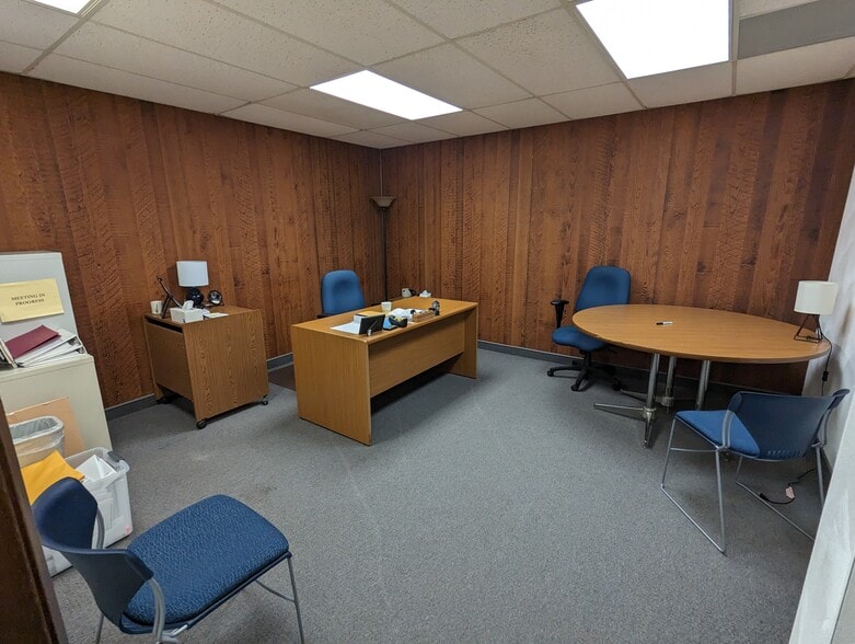 More Photos Of 222 W Main St, Belleville Medical For Sale