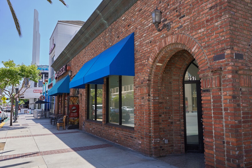 More Photos Of 108 W 3rd St, Long Beach Restaurant For Lease