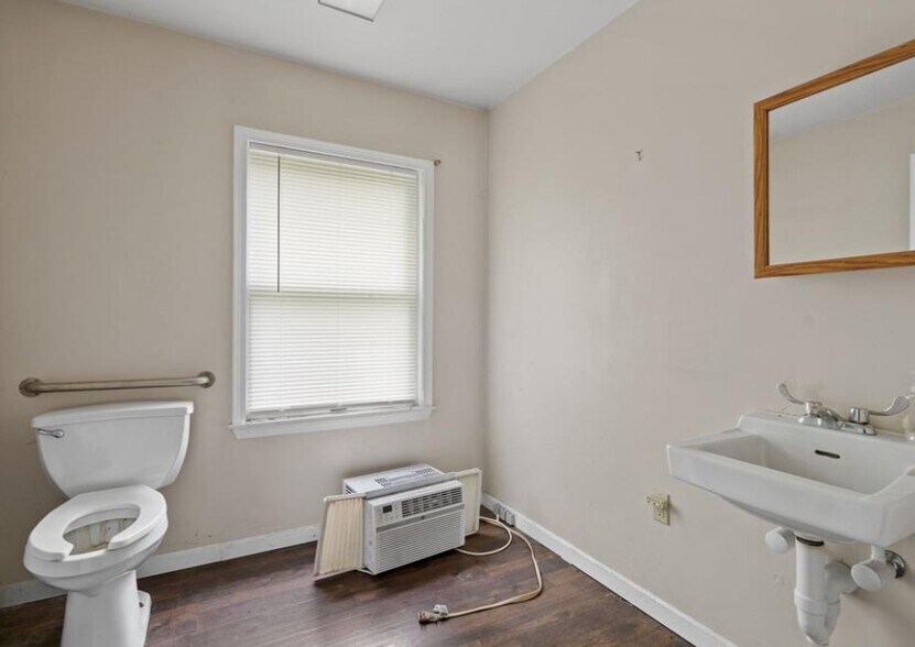 More Photos Of , Montgomery Office For Sale